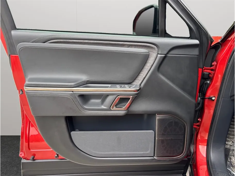 Rivian R1T photo 17