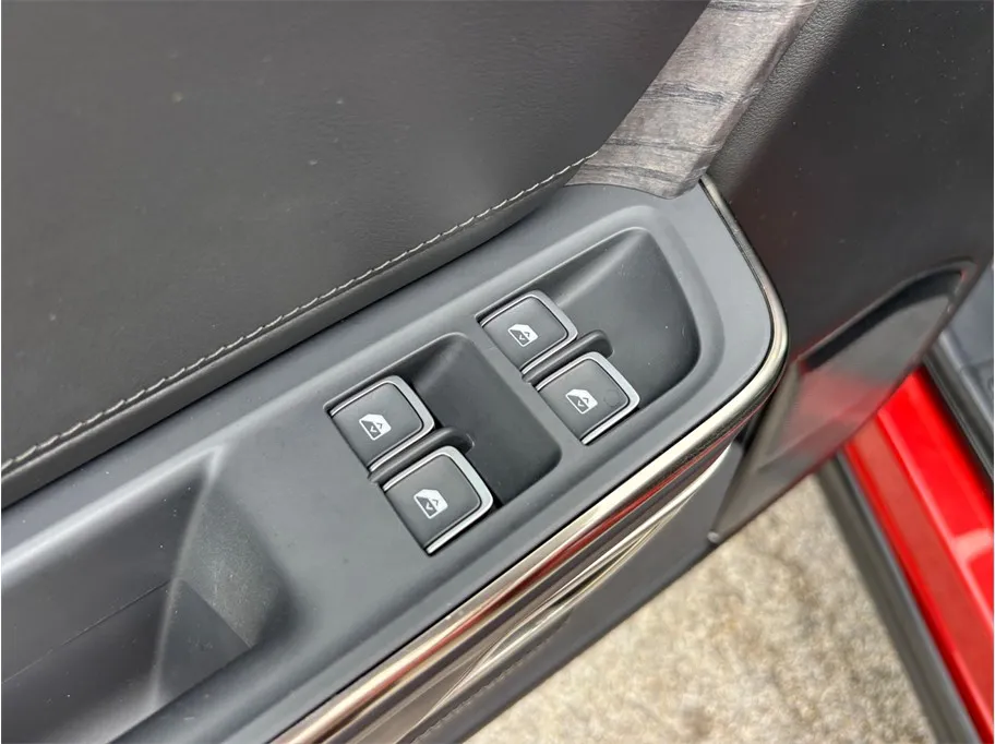 Rivian R1T photo 18