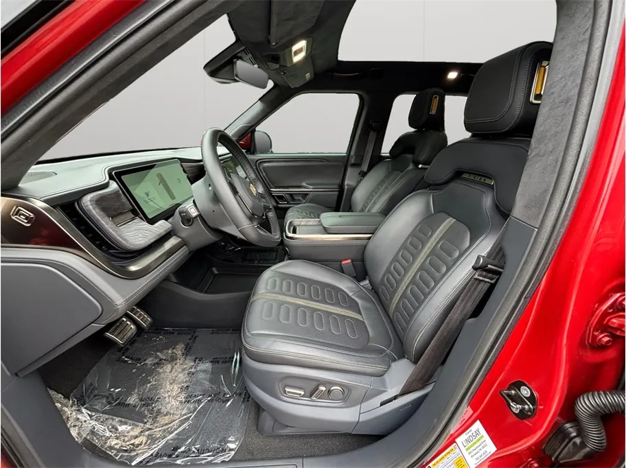 Rivian R1T photo 2