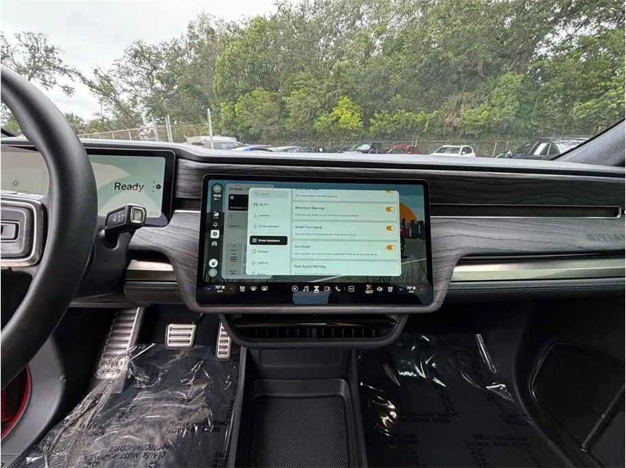 Rivian R1T photo 7