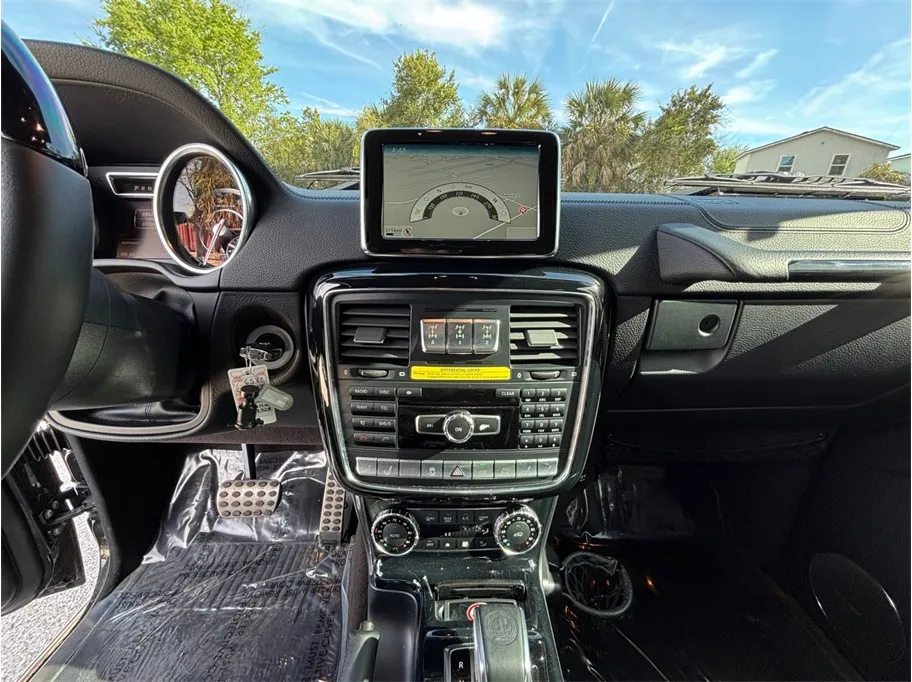 Mercedes-Benz G-Class photo 11