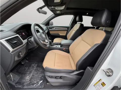 Photos of 2022 Volkswagen Atlas Cross Sport SE w/Technology Sport Utility 4D for sale in Jacksonville, FL at Merit Auto Group Atlantic