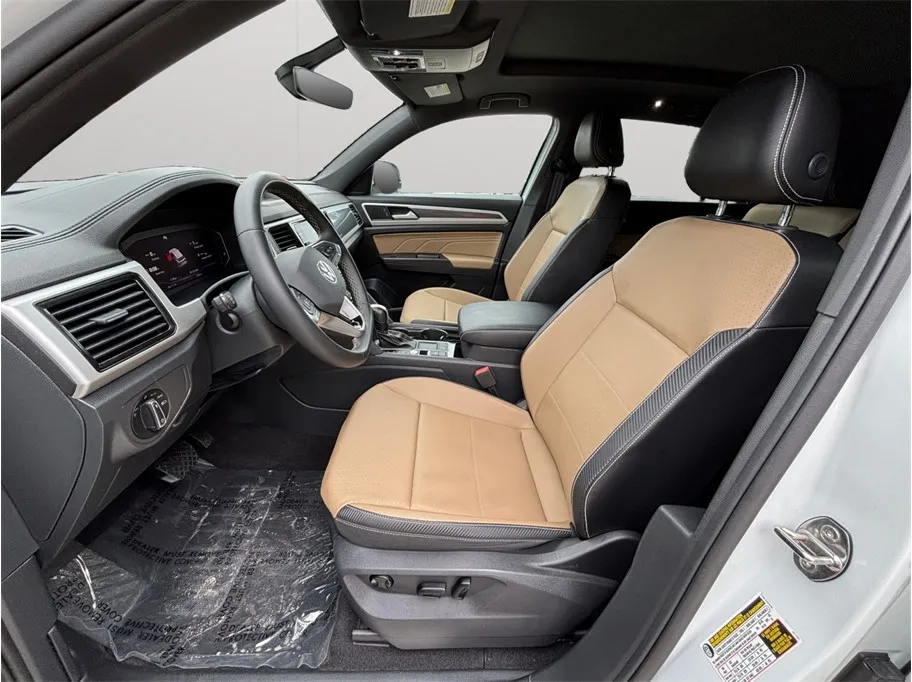 Volkswagen Atlas Cross Sport photo 2