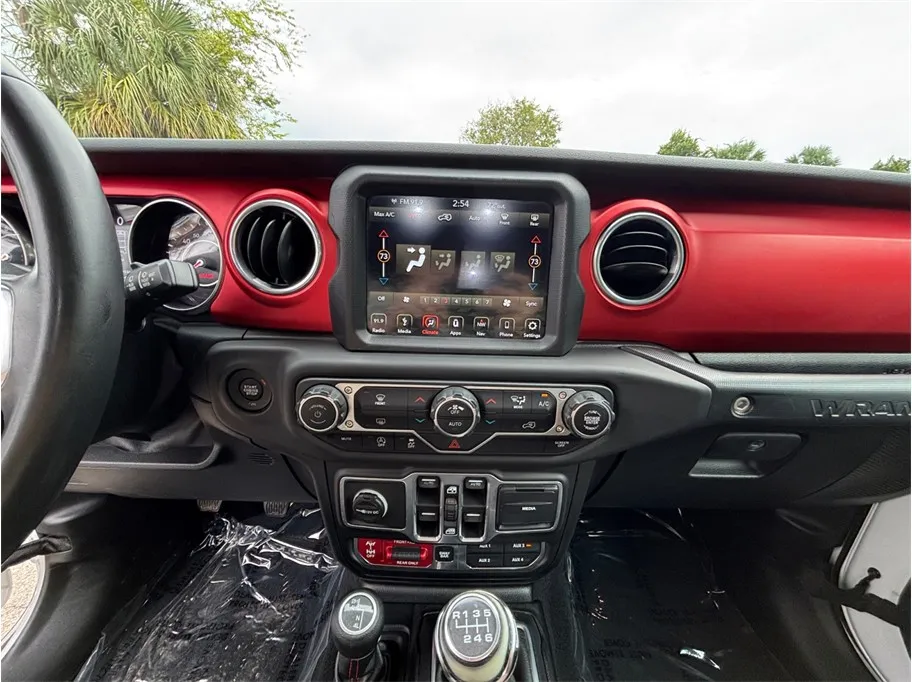 Jeep Wrangler photo 11