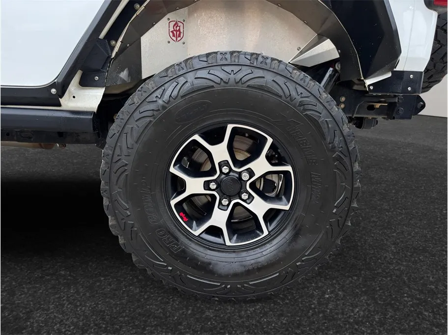 Jeep Wrangler photo 13