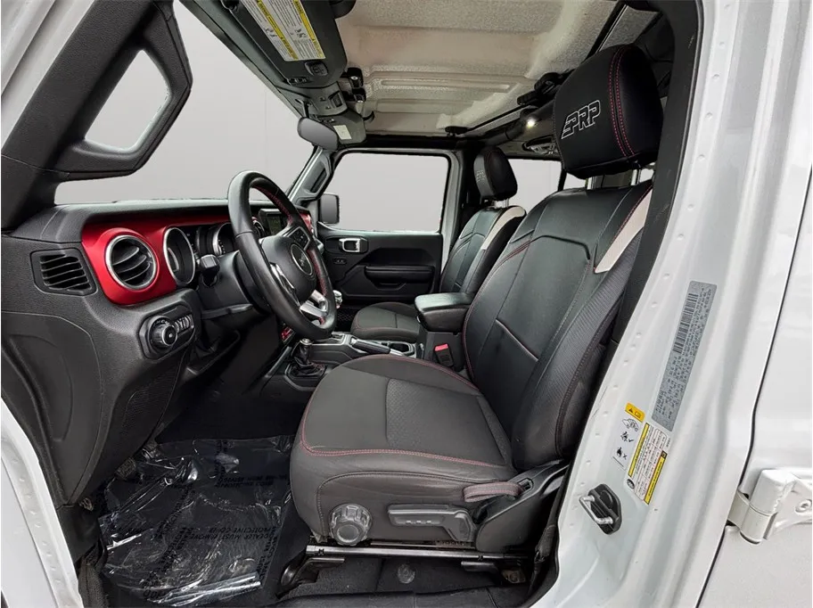 Jeep Wrangler photo 2