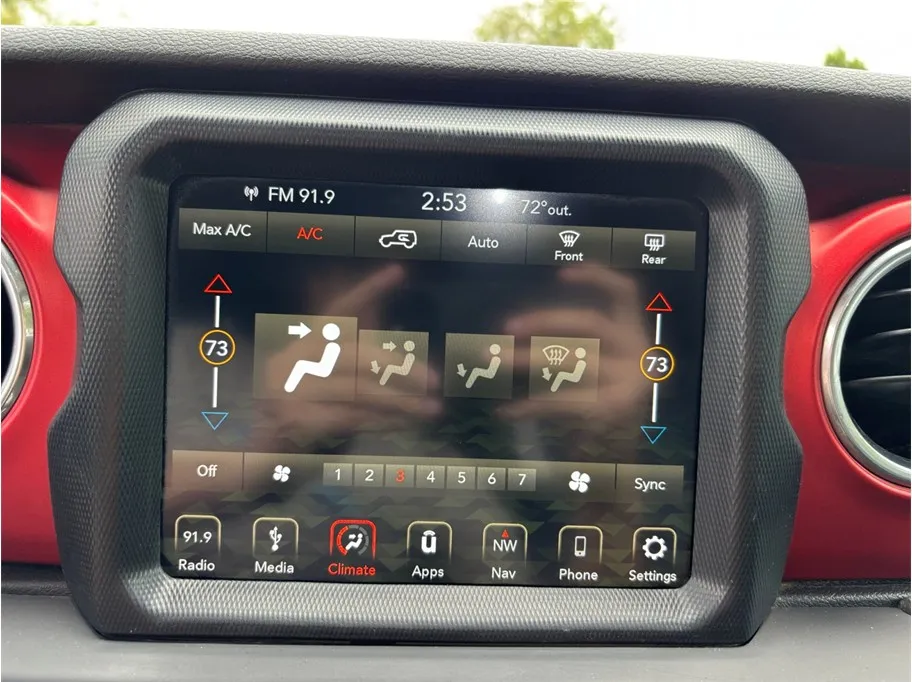 Jeep Wrangler photo 24