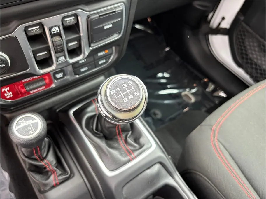 Jeep Wrangler photo 28