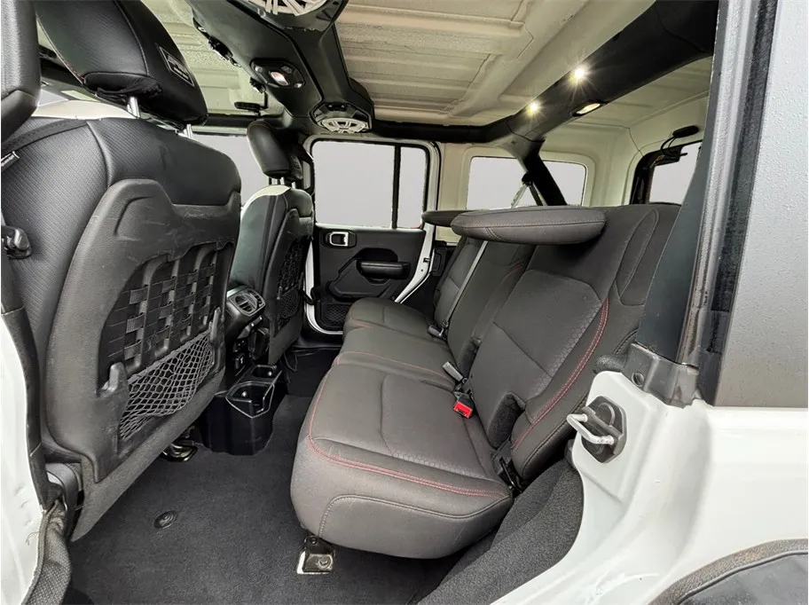 Jeep Wrangler photo 29
