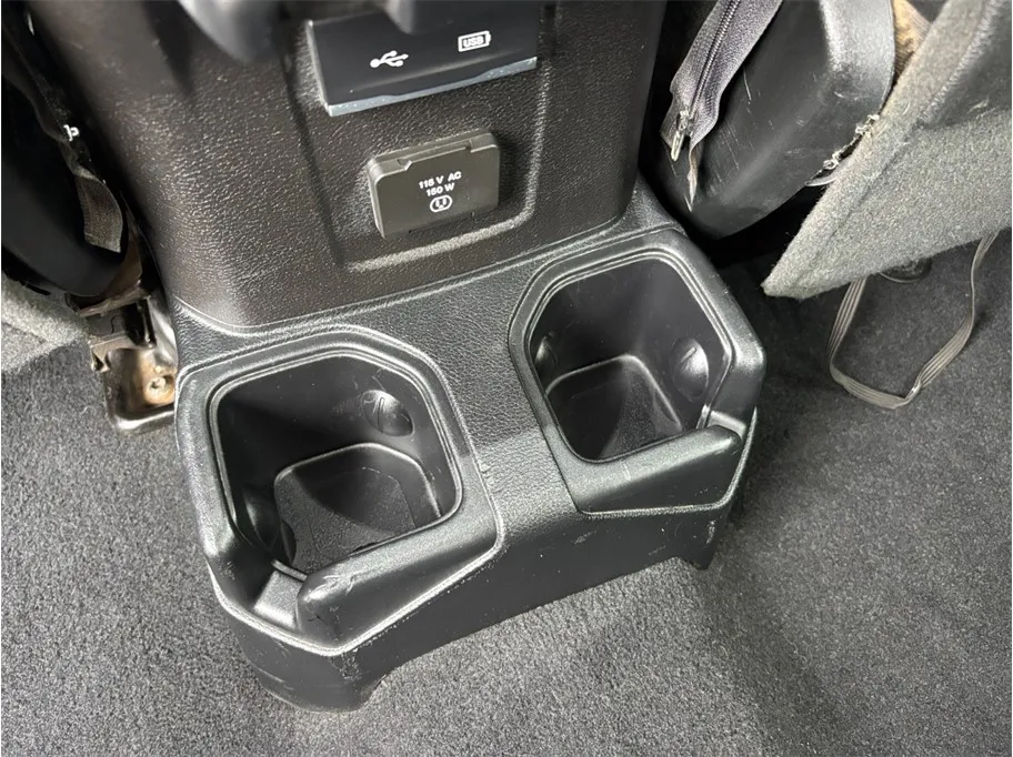 Jeep Wrangler photo 32