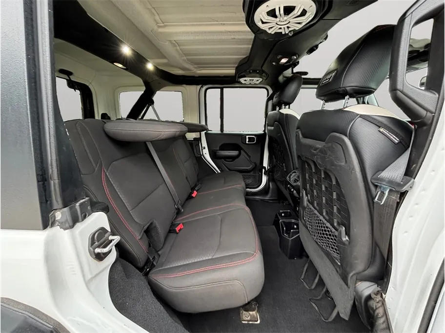 Jeep Wrangler photo 33