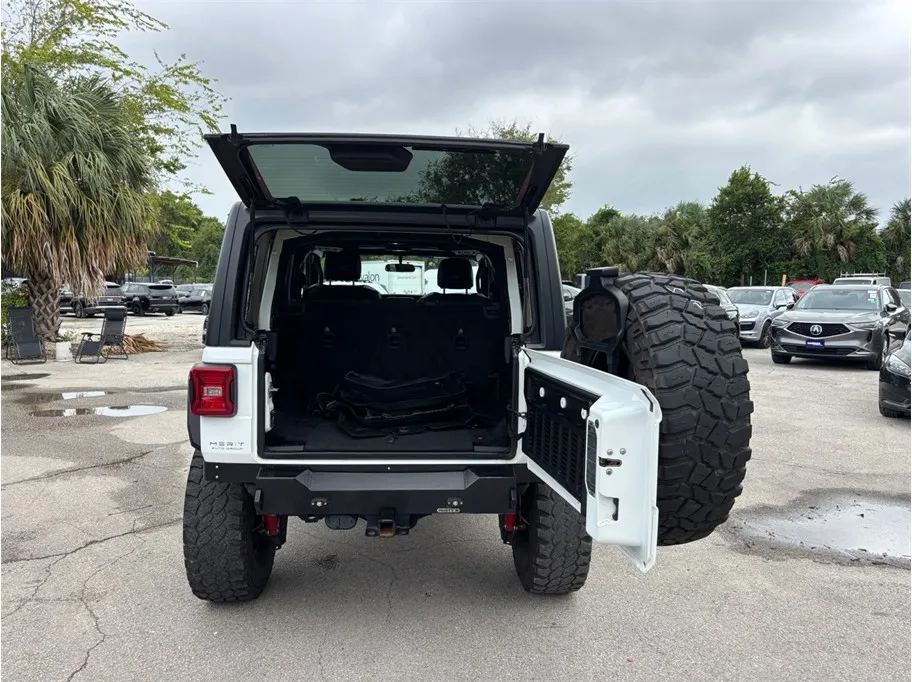 Jeep Wrangler photo 37