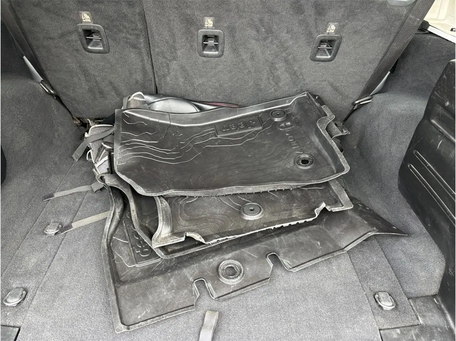 Jeep Wrangler photo 38
