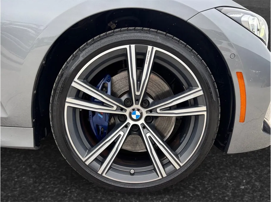 BMW 3 Series photo 13