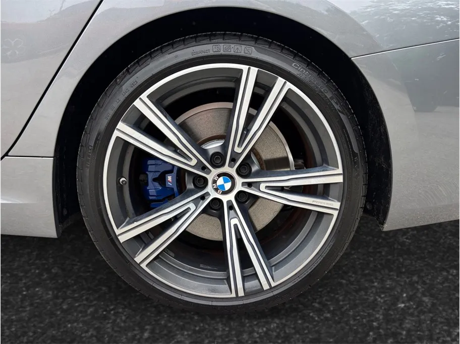 BMW 3 Series photo 16