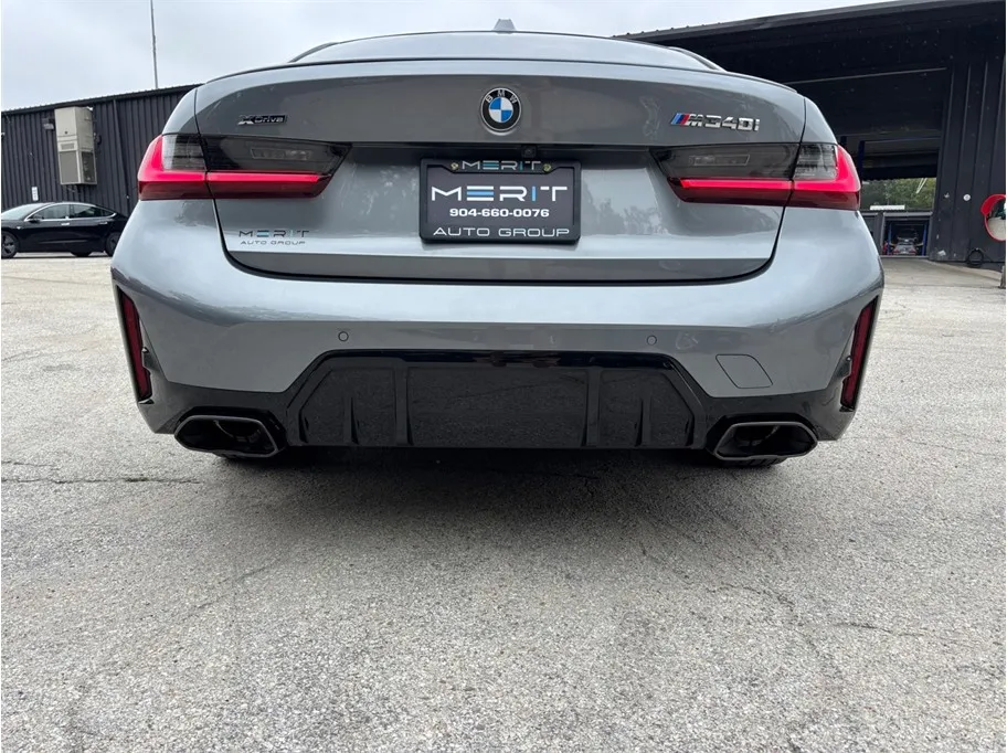 BMW 3 Series photo 18