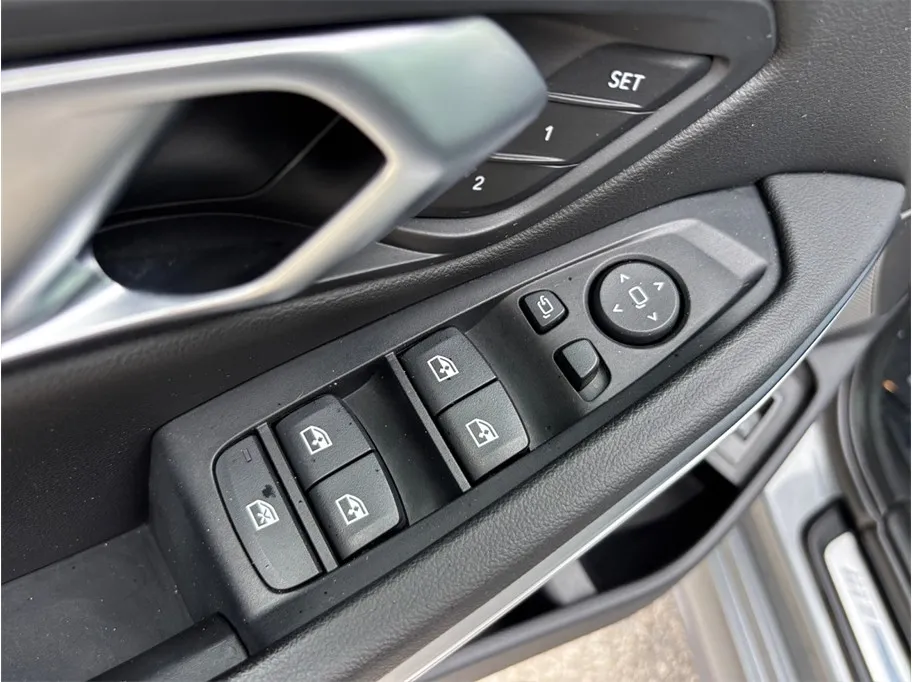 BMW 3 Series photo 25