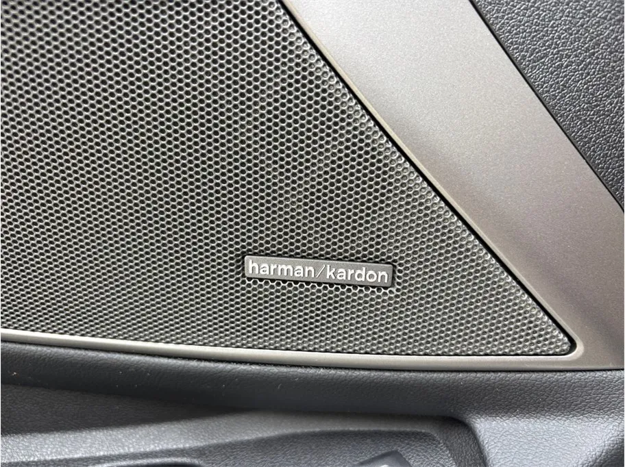 BMW 3 Series photo 27