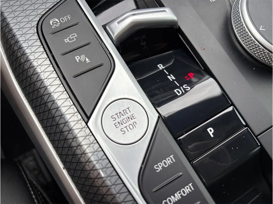 BMW 3 Series photo 32