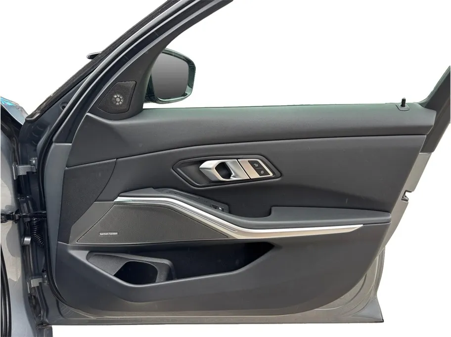 BMW 3 Series photo 49
