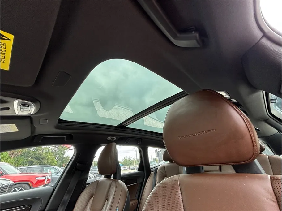 Volvo V90 photo 38
