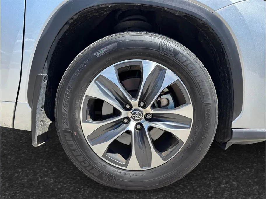 Toyota Highlander photo 13