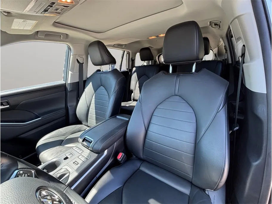 Toyota Highlander photo 18