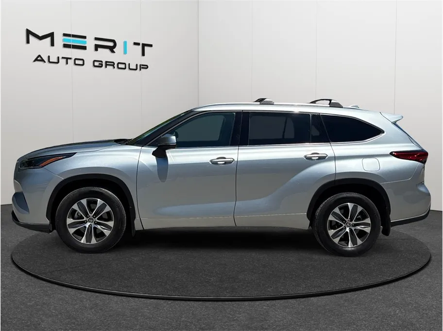 Toyota Highlander photo 5