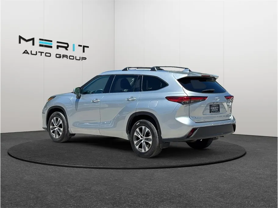 Toyota Highlander photo 7