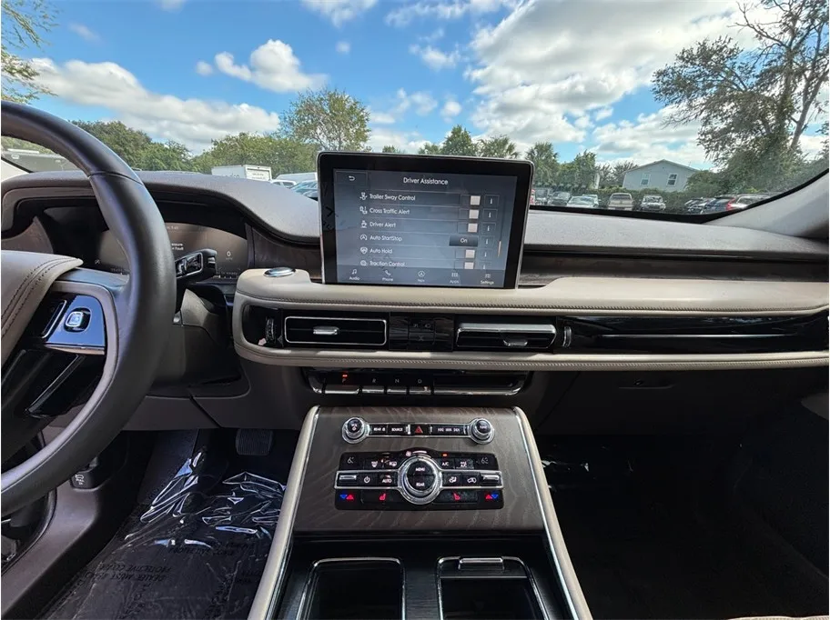 Lincoln Aviator photo 11