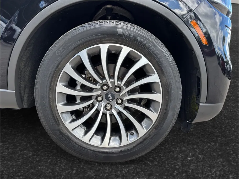 Lincoln Aviator photo 13