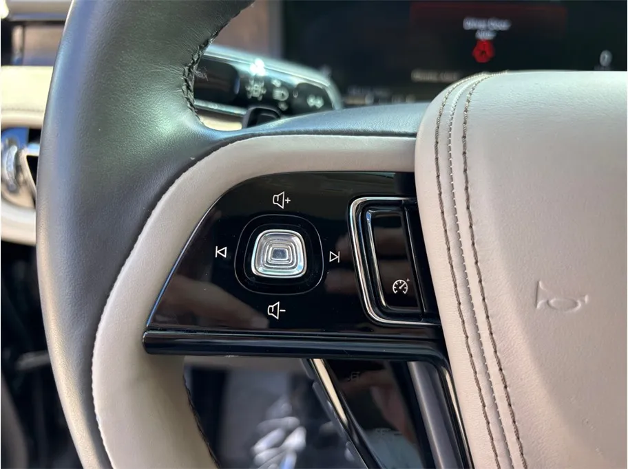 Lincoln Aviator photo 28