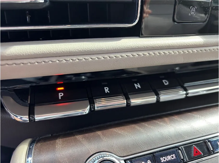 Lincoln Aviator photo 39