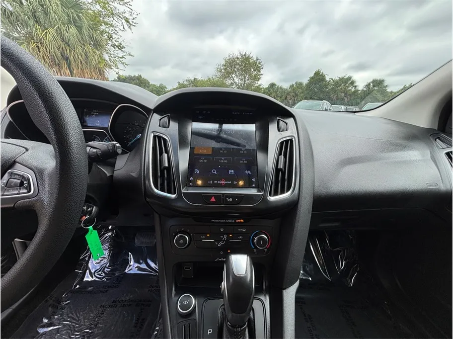 Ford Focus photo 11