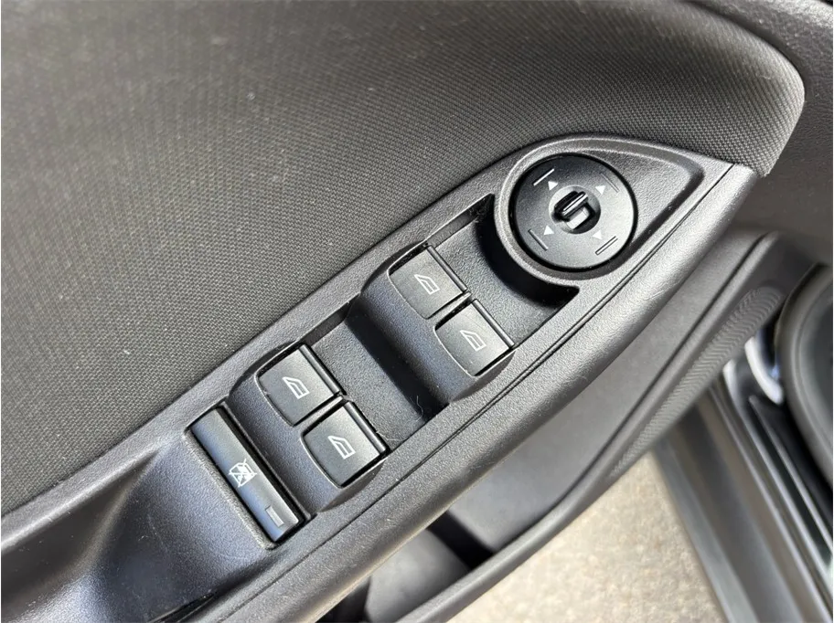 Ford Focus photo 16