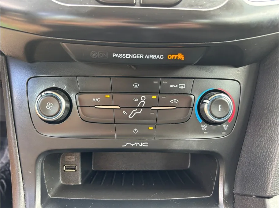 Ford Focus photo 23