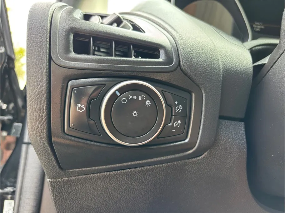 Ford Focus photo 25