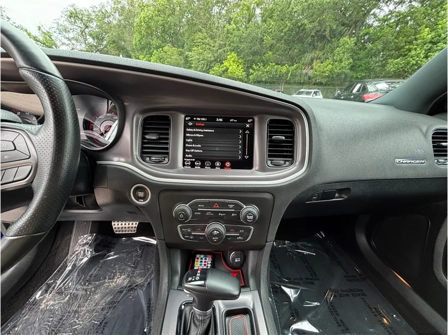 Dodge Charger photo 11