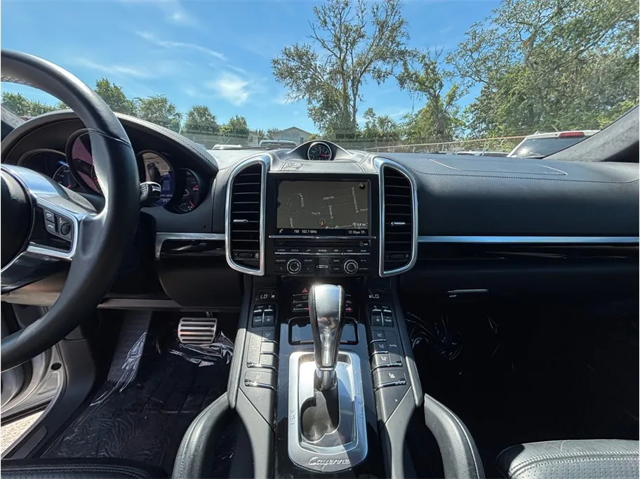 Porsche Cayenne photo 11