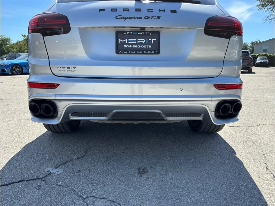 Porsche Cayenne photo 14