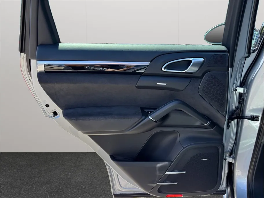 Porsche Cayenne photo 35