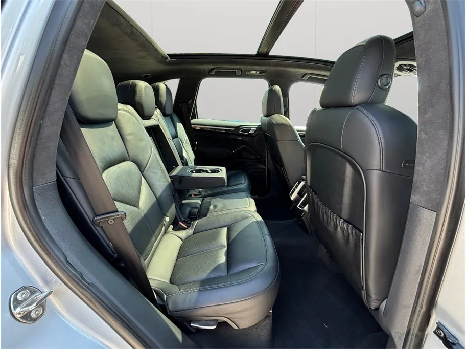 Porsche Cayenne photo 37
