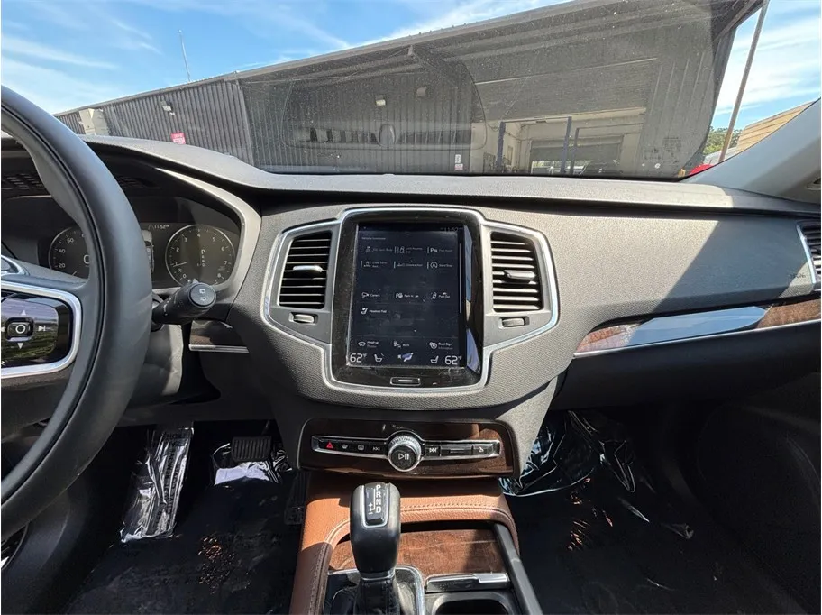 Volvo XC90 photo 11