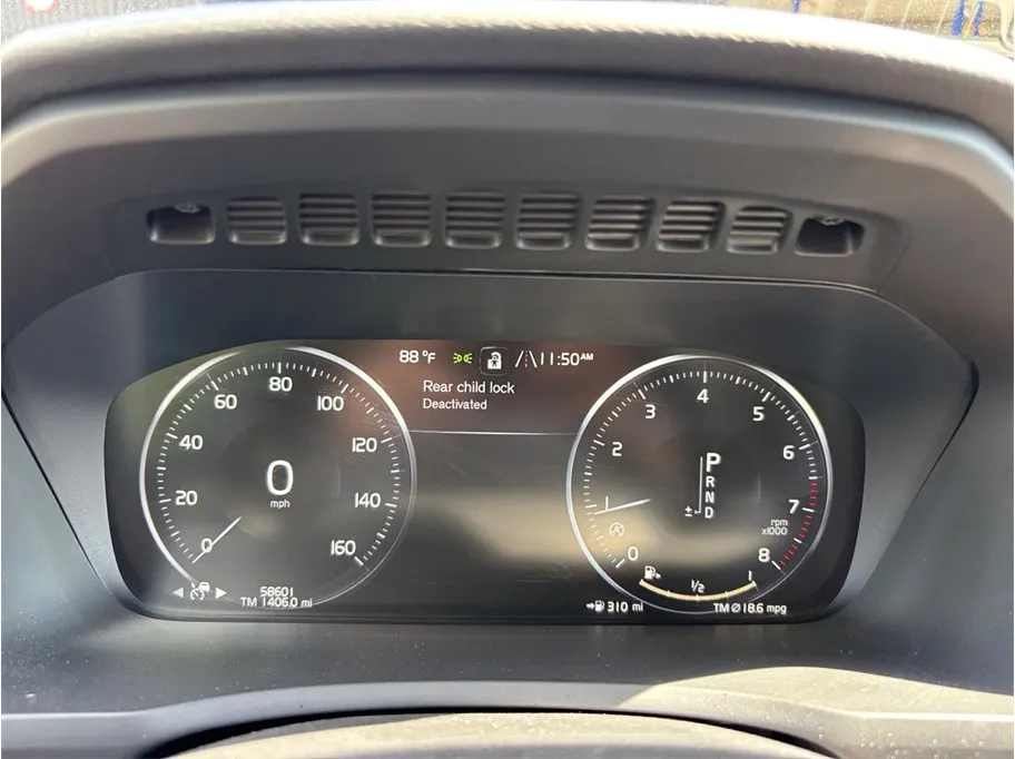 Volvo XC90 photo 25