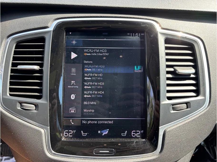 Volvo XC90 photo 30