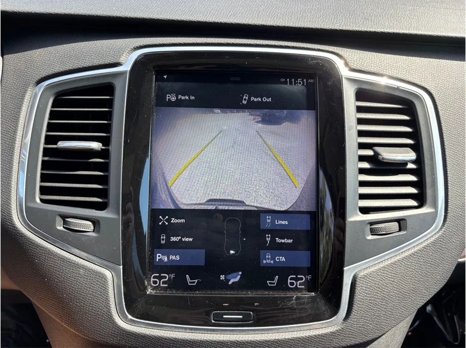 Volvo XC90 photo 32