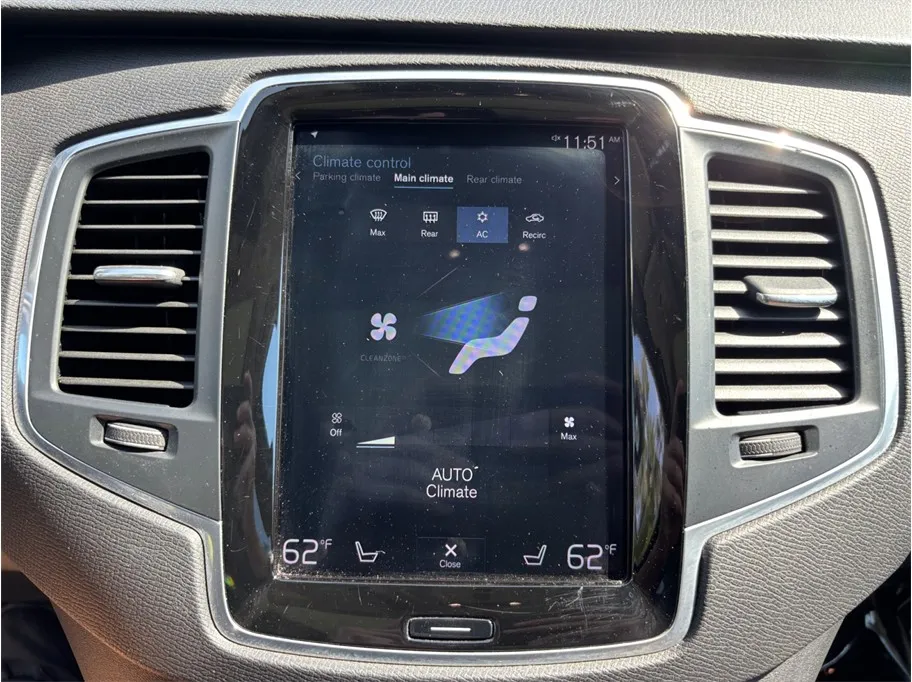 Volvo XC90 photo 33
