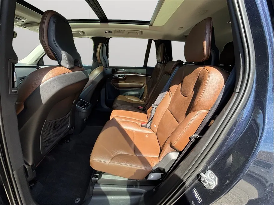 Volvo XC90 photo 39