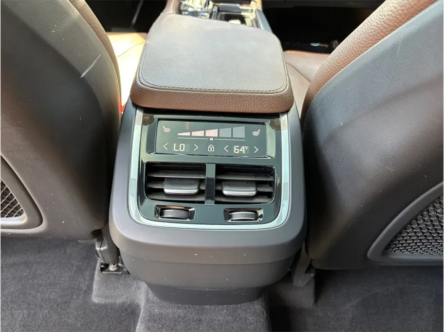 Volvo XC90 photo 41