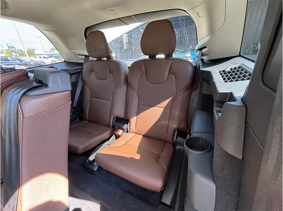 Volvo XC90 photo 44